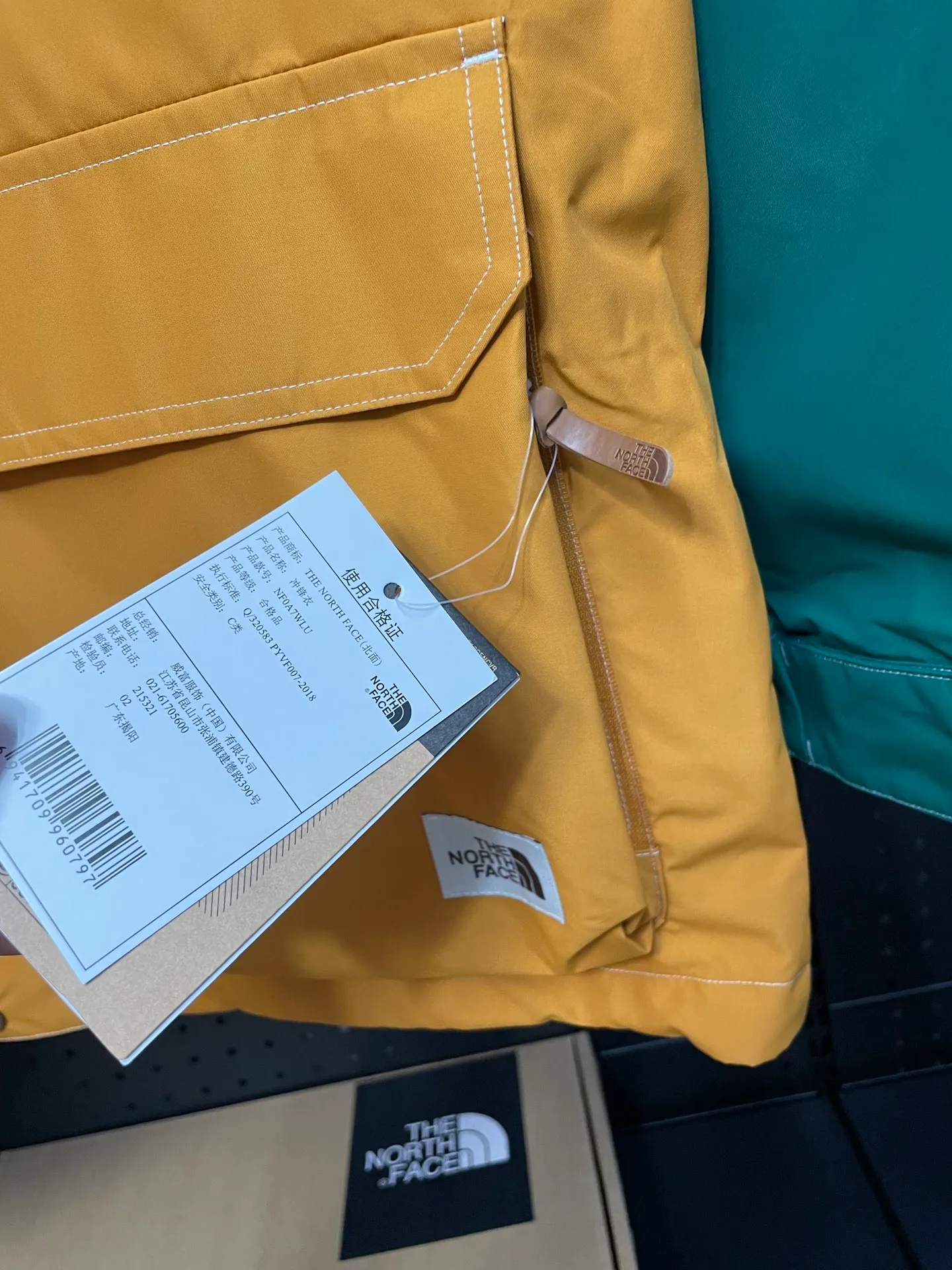 TNF ， ， 👇 ： 1、 ISO 90（ISO 4） ！ 2、 ： 2L Gore-tex ， ， ， ， Breathable 。 3、 ： 330 ， ， 。 。 4、 ： ZP。 ， ， 5、 ： YKK ， 10 ， ， 6、 ， zp ， ！ :Yellow Black Size:XS-XXL